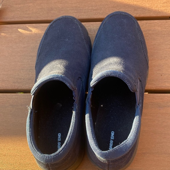 Women’s Lands End suede casual moc - Picture 2 of 4